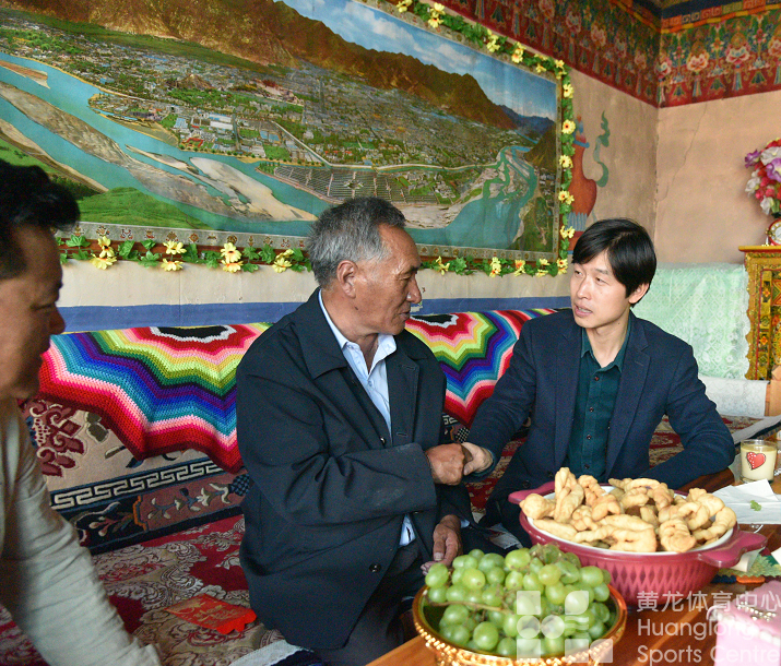 体育跨越万里，在雪域高原描绘汉藏深情画卷——记“浙江省人民满意的公务员”、我省第九批援藏干部汪斌(图1)