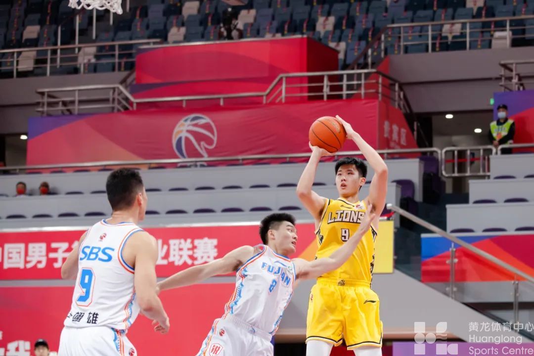 【CBA赛事回顾】常规赛第4轮丨威尔哲首秀28+5，浙江东阳光105-83大胜福建浔兴股份(图5)