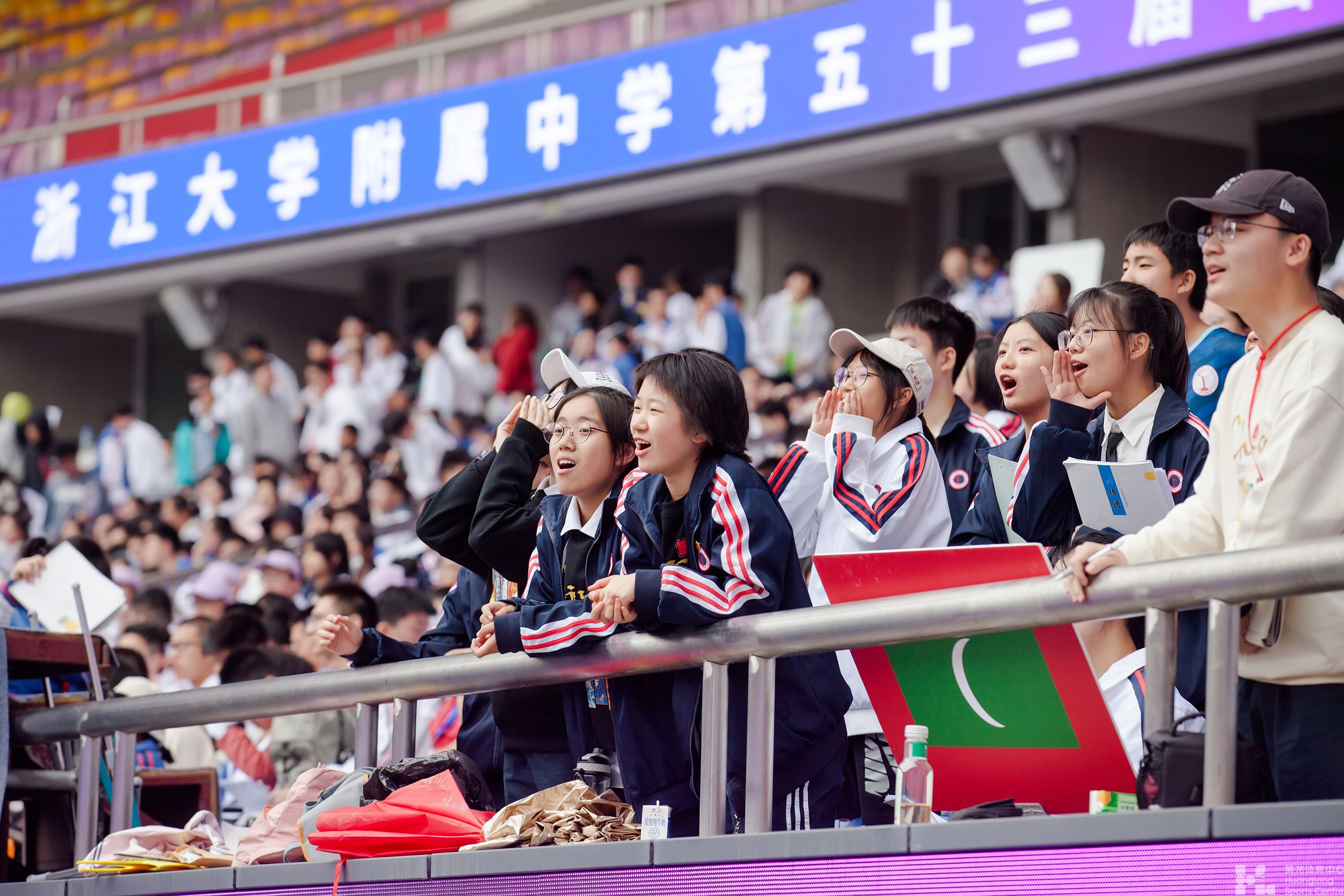 第一场!学校运动会开进亚运级别六万人场馆了!(图7) 第一场!学校运动会开进亚运级别六万人场馆了!(图7)