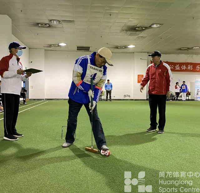 动静结合，斗智斗勇，百位门球爱好者“击”战黄龙绿茵场(图2)