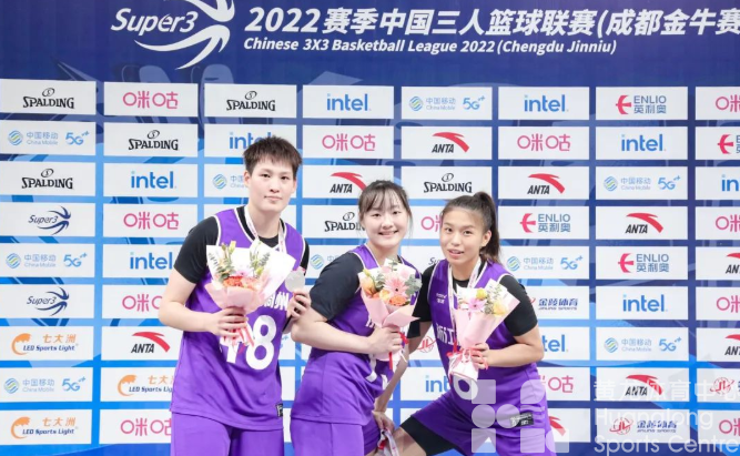 不畏强敌,打出自己!浙江稠州银行女篮斩获中国女子三人篮球联赛亚军(图3) 不畏强敌,打出自己!浙江稠州银行女篮斩获中国女子三人篮球联赛亚军(图3)