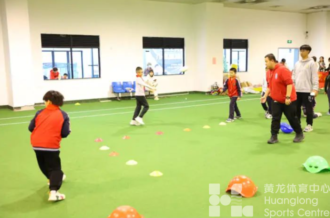 走进冠军楼、玩橄榄球搏击…幸福！长江实验小学的“体育课”是一场亚运场馆沉浸式体验(图6)