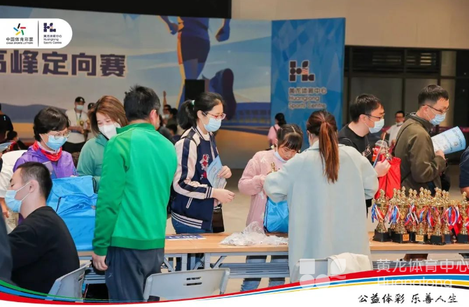 钱江晚报——继杭马后,跑友们的又一场狂欢——昨晚,你是不是也在西湖边奔跑?(图3) 钱江晚报——继杭马后,跑友们的又一场狂欢——昨晚,你是不是也在西湖边奔跑?(图3)