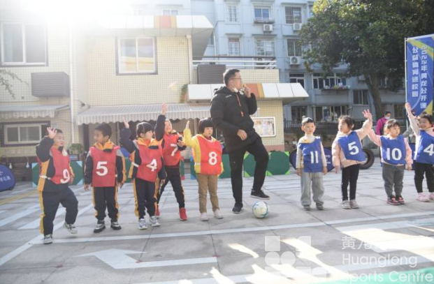 “我也是冠军！”黄龙公开课在闻裕顺幼儿园举行友好运动会(图4)