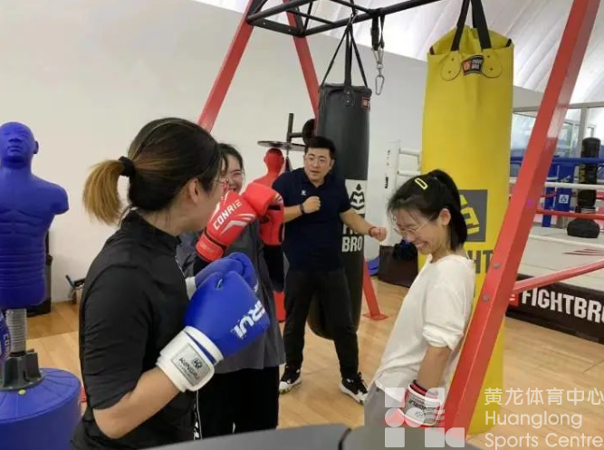 科学又有趣，大小朋友火力“拳”开！2022年黄龙公开课搏击课结课啦(图3)
