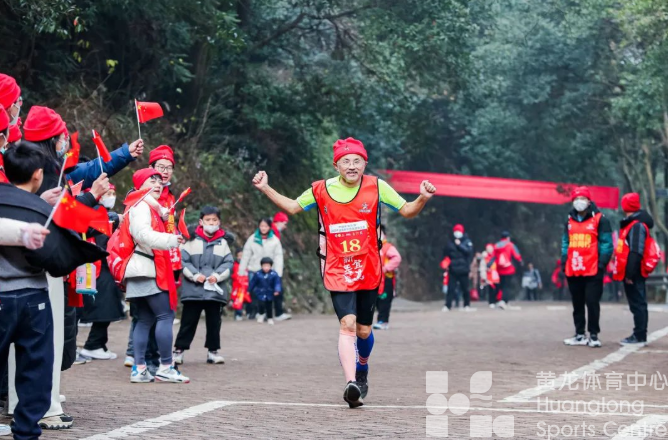 全国新年登高健身大会主会场第七年落户江山,冬奥会冠军武大靖发出“全民健身倡议”(图7) 全国新年登高健身大会主会场第七年落户江山,冬奥会冠军武大靖发出“全民健身倡议”(图7)