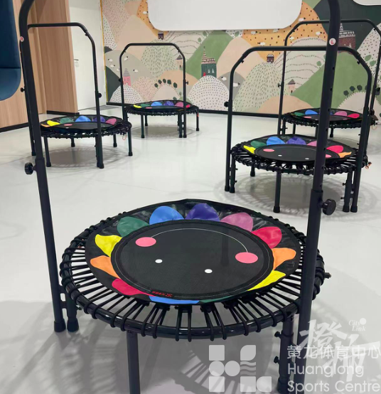 最近超火的小蹦床运动村级推广基地在杭州，国家蹦床队队员玩到停不下来！(图5)