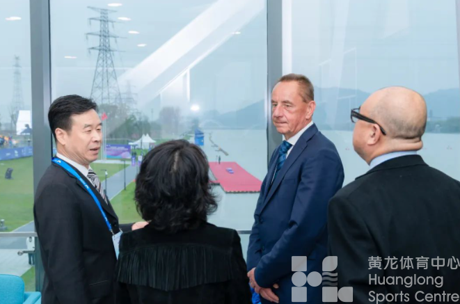 郑瑶会见国际皮划艇联合会主席托马斯(图1)