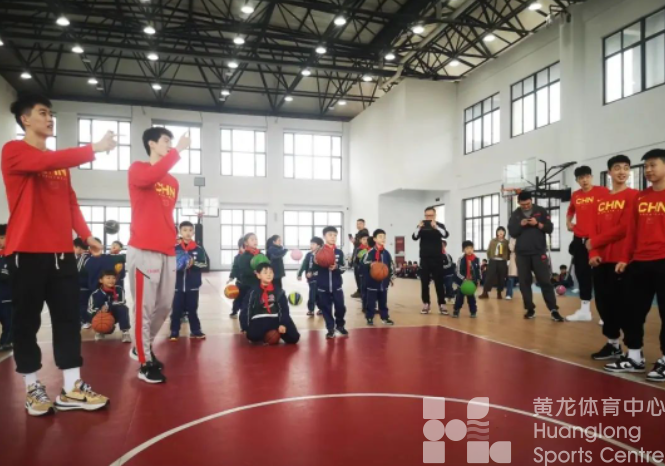 国家队球员进校园，与温州学子现场“过招”(图4)