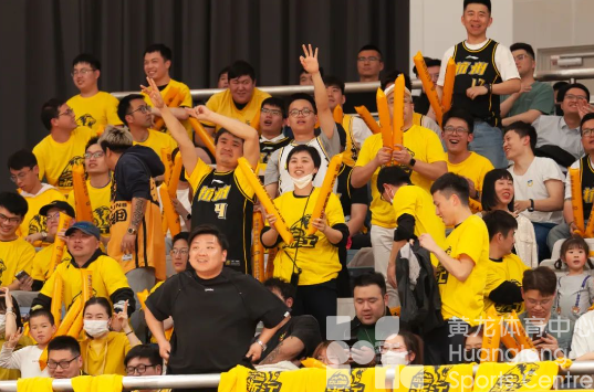 跟黄龙看CBA | 当“阳光”燃爆体育馆(图6) 跟黄龙看CBA | 当“阳光”燃爆体育馆(图6)