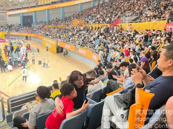 跟黄龙看CBA | 热血澎湃的篮球赛，在电影里也在黄龙体育馆(图7)