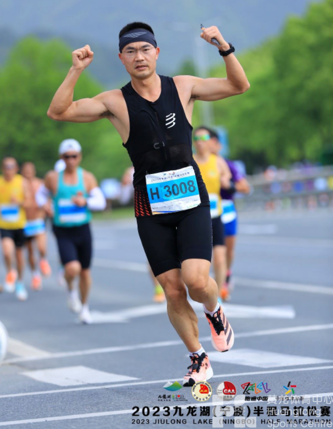 宁波“九马”回归，万名跑者“捐步”做公益(图2)