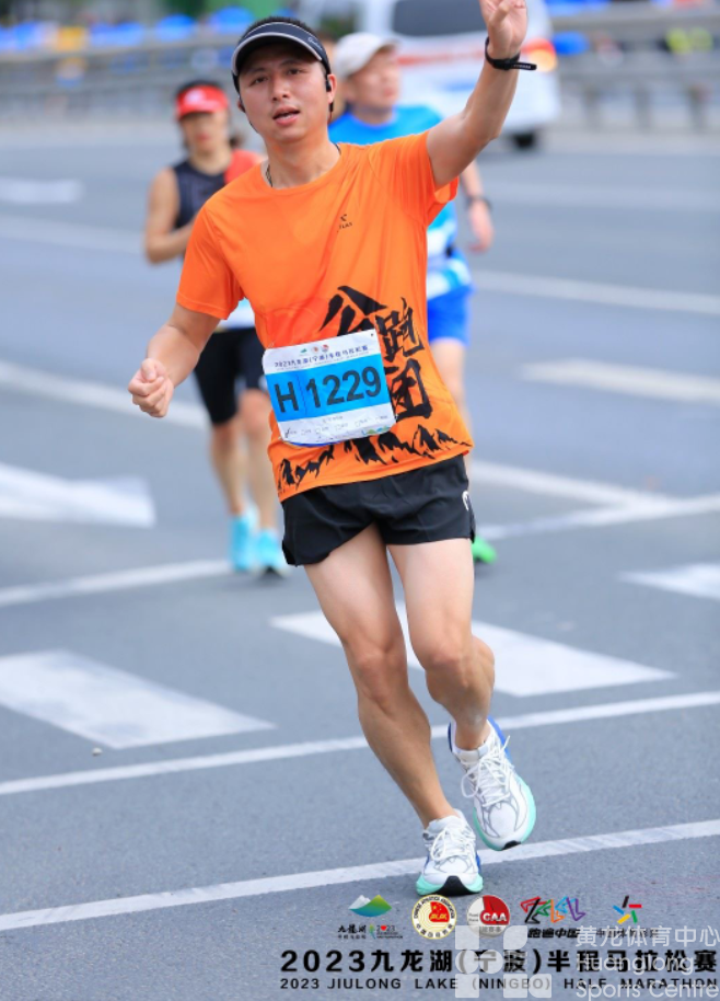 宁波“九马”回归，万名跑者“捐步”做公益(图3)