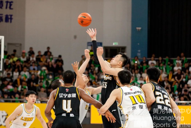 跟黄龙看CBA | 福利再送！半决赛G4，浙江东阳光挺进总决还是移师辽宁？明晚见分晓！(图2)