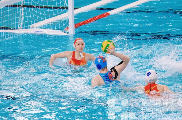 “水”啸“龙”吟 | 水球“大战”现场，姑娘们“狂飙”近400个球(图3)