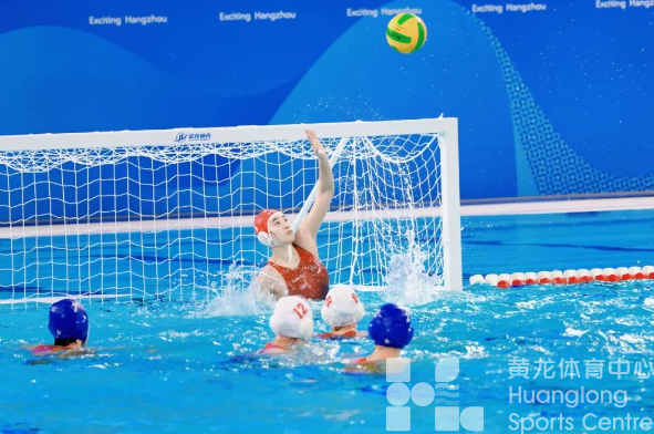 “水”啸“龙”吟 | 水球“大战”现场，姑娘们“狂飙”近400个球(图4)