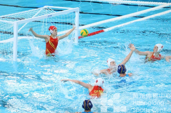 “水”啸“龙”吟 | 水球“大战”现场，姑娘们“狂飙”近400个球(图9)