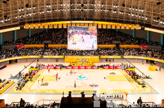 篮球梦在“CBA球馆”起航,下一个披上国家篮球队战袍的是你吗?(图2) 篮球梦在“CBA球馆”起航,下一个披上国家篮球队战袍的是你吗?(图2)