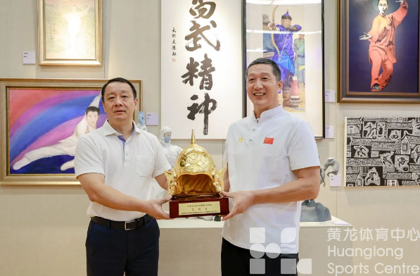 中国体育博物馆“武状元”金头盔+1(图2) 中国体育博物馆“武状元”金头盔+1(图2)