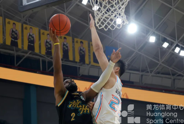 来黄龙看CBA|三连胜!永远都在的“最佳第六人”!门票福利还在继续(图2) 来黄龙看CBA|三连胜!永远都在的“最佳第六人”!门票福利还在继续(图2)