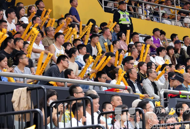 来黄龙看CBA|三连胜!永远都在的“最佳第六人”!门票福利还在继续(图3) 来黄龙看CBA|三连胜!永远都在的“最佳第六人”!门票福利还在继续(图3)