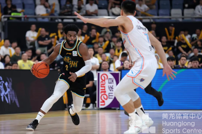 来黄龙看CBA|三连胜!永远都在的“最佳第六人”!门票福利还在继续(图4) 来黄龙看CBA|三连胜!永远都在的“最佳第六人”!门票福利还在继续(图4)