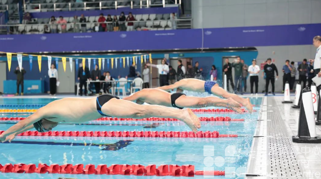 2023年第五届“全民健身”冬泳比赛在黄龙开赛！选手表示：泳池天花板(图4)