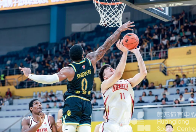 来黄龙看CBA | 神奇的主场优势！五连胜！浙江东阳光药拿下“浙江德比”(图2)