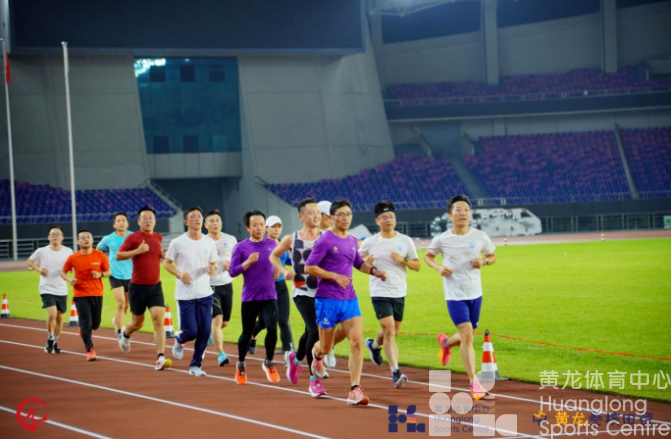 跑过黄龙跑过你,那些年黄龙见证过的奔跑时刻(图9) 跑过黄龙跑过你,那些年黄龙见证过的奔跑时刻(图9)