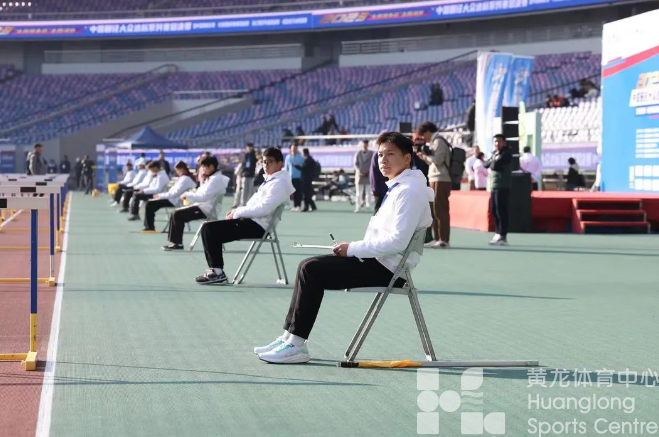 从器材到裁判都是“亚运同款”,黄龙体育场这个田径赛,选手们都在点赞(图6) 从器材到裁判都是“亚运同款”,黄龙体育场这个田径赛,选手们都在点赞(图6)