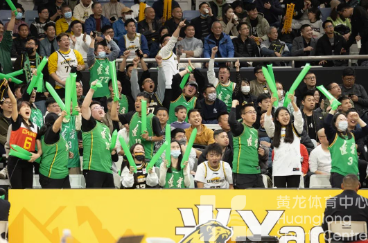 来黄龙看CBA | 终结辽篮连胜！赛后极限完成CBA撤场，迎接世俱杯！(图3)