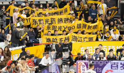 来黄龙看CBA | 终结辽篮连胜！赛后极限完成CBA撤场，迎接世俱杯！(图5)