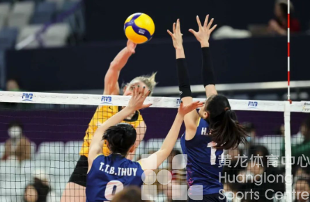 开赛啦丨两个“3-0”!东道主球队夺得世俱杯开门红!现场球星闪耀,观众欢呼声不断!(图4) 开赛啦丨两个“3-0”!东道主球队夺得世俱杯开门红!现场球星闪耀,观众欢呼声不断!(图4)