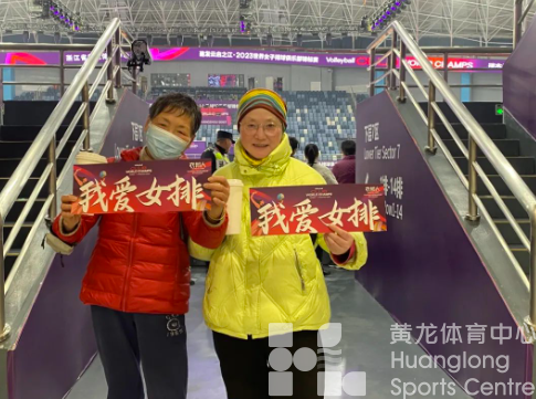 开赛啦丨两个“3-0”!东道主球队夺得世俱杯开门红!现场球星闪耀,观众欢呼声不断!(图8) 开赛啦丨两个“3-0”!东道主球队夺得世俱杯开门红!现场球星闪耀,观众欢呼声不断!(图8)