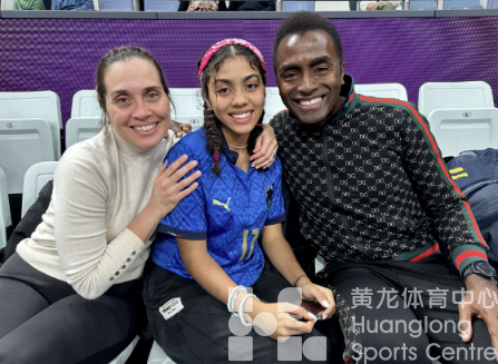 世俱杯丨天津女排勇夺季军创队史最佳,伊萨奇巴希女排逆转夺冠!(图7) 世俱杯丨天津女排勇夺季军创队史最佳,伊萨奇巴希女排逆转夺冠!(图7)