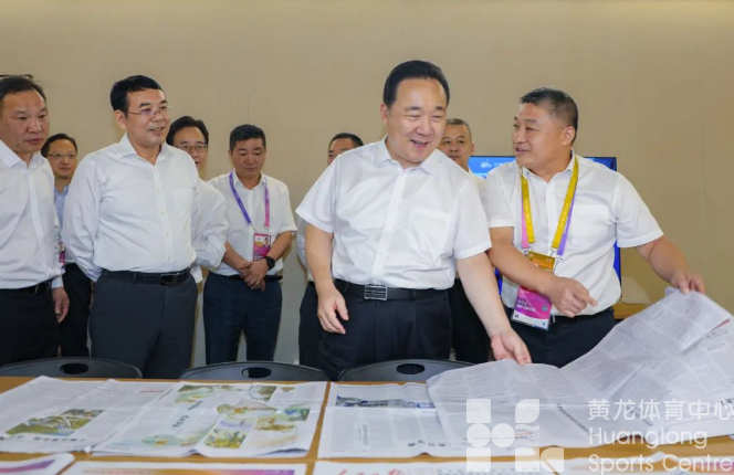 王浩看望慰问中秋国庆假期值班值守亚运工作人员、媒体记者和志愿者(图2)