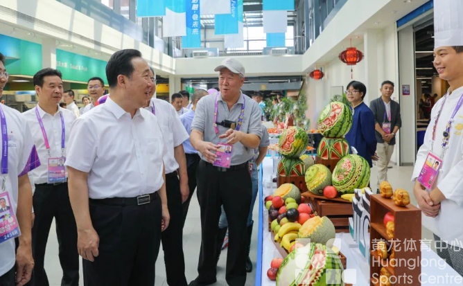 王浩看望慰问中秋国庆假期值班值守亚运工作人员、媒体记者和志愿者(图3)