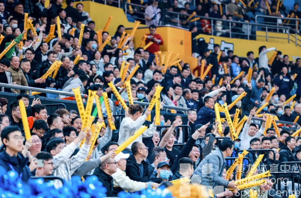 来黄龙看CBA | 三胜辽宁!神奇的主场优势!最后一天快来拿你的运动大礼包!(图4) 来黄龙看CBA | 三胜辽宁!神奇的主场优势!最后一天快来拿你的运动大礼包!(图4)