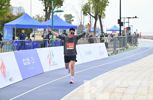 高手云集，浙江马拉松接力赛刷新赛事纪录！(图2)