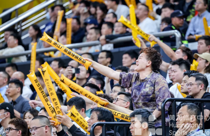 都市快报——拒绝横扫！周四再战！(图3)