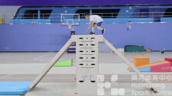 听说今天黄龙来了批10后“蜘蛛侠”?是的,100多个(图2) 听说今天黄龙来了批10后“蜘蛛侠”?是的,100多个(图2)