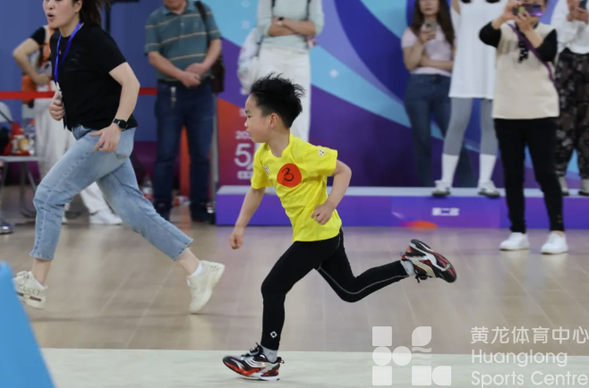 听说今天黄龙来了批10后“蜘蛛侠”?是的,100多个(图6) 听说今天黄龙来了批10后“蜘蛛侠”?是的,100多个(图6)