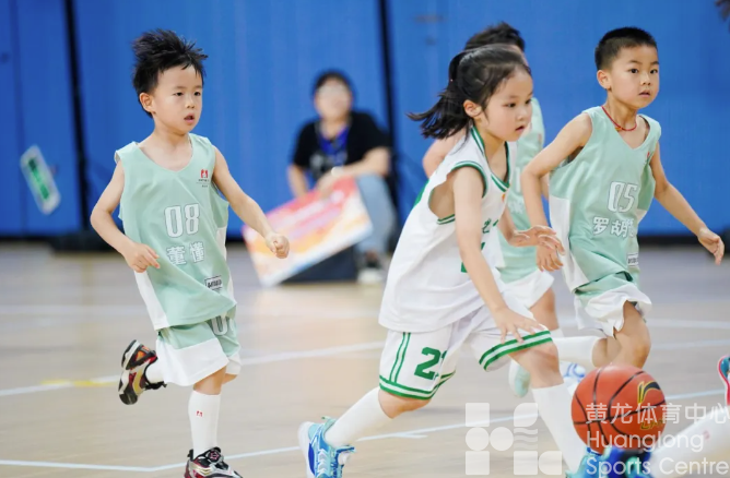 黄龙晚高峰丨这个亲子篮球赛，他们的快乐溢出赛场！(图2)