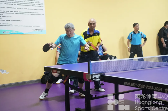 91岁还能打球！年轻人直接“飞”上天……今天的黄龙有点意思(图2)