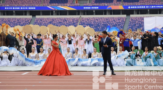 今天有三万人在黄龙！网友：“起猛了，春晚搬到10月了吗？”(图8)