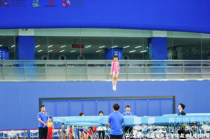 跳跃、翻腾，这些小将在黄龙上演“空中芭蕾”(图2)