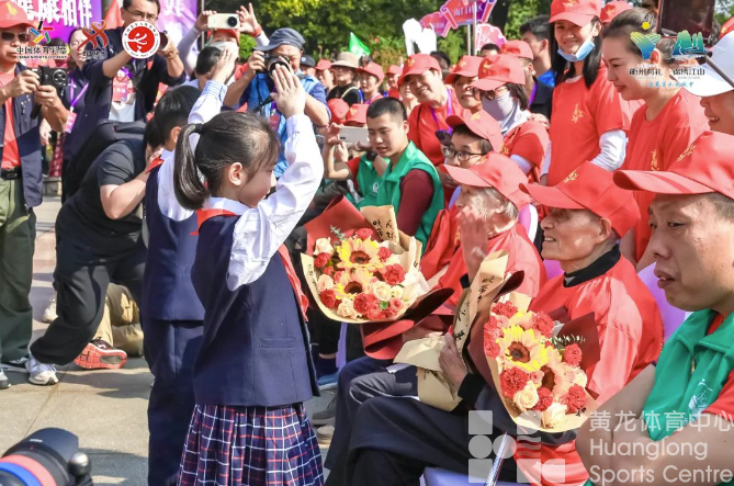 “我与新中国同岁”,健身达人集结江山,奥运冠军也来了(图4) “我与新中国同岁”,健身达人集结江山,奥运冠军也来了(图4)
