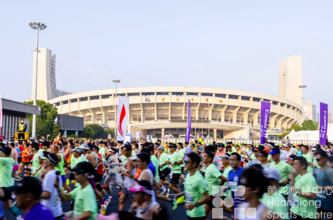 今早你还在睡梦中，马拉松跑友已经在黄龙准备破纪录了(图1)