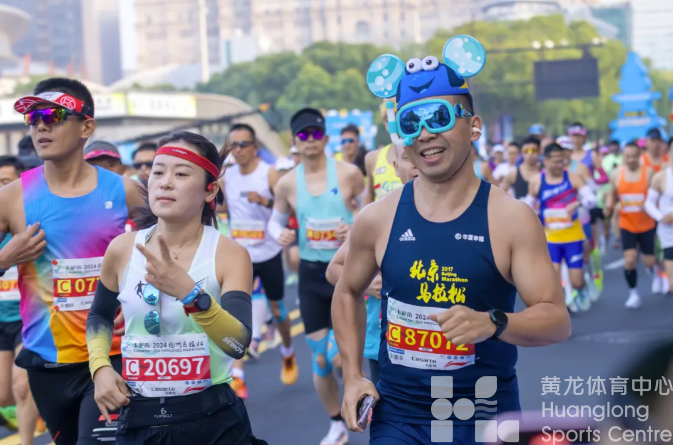 今早你还在睡梦中，马拉松跑友已经在黄龙准备破纪录了(图2)