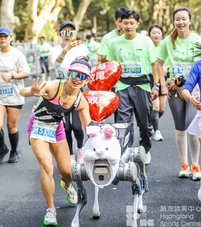 今早你还在睡梦中，马拉松跑友已经在黄龙准备破纪录了(图7)